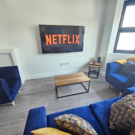 Spacious 4Br House, London, Sleeps 9, Parking Available Exterior foto